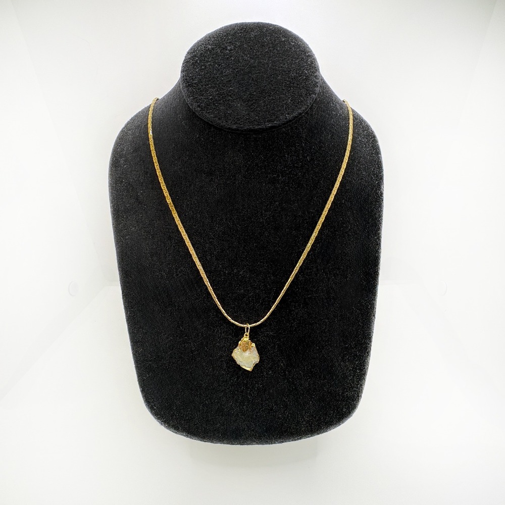Vintage Gold-Tone Herringbone Chain Necklace with Raw Crystal Quartz Pendant